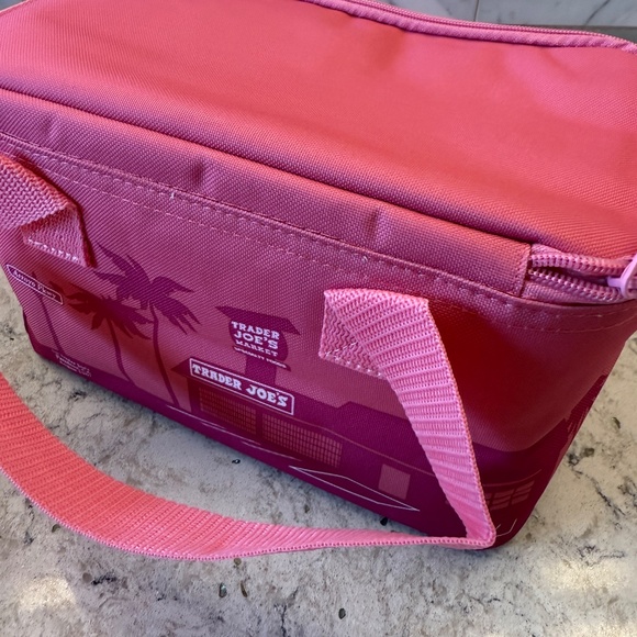 NWT Pink Trader Joe's Insulated bag - Picture 7 of 9
